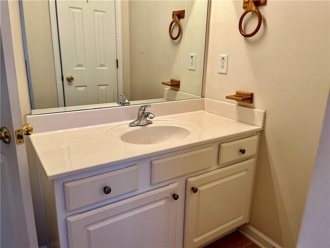 Building Photo - 283 Grand Ashbury Ln