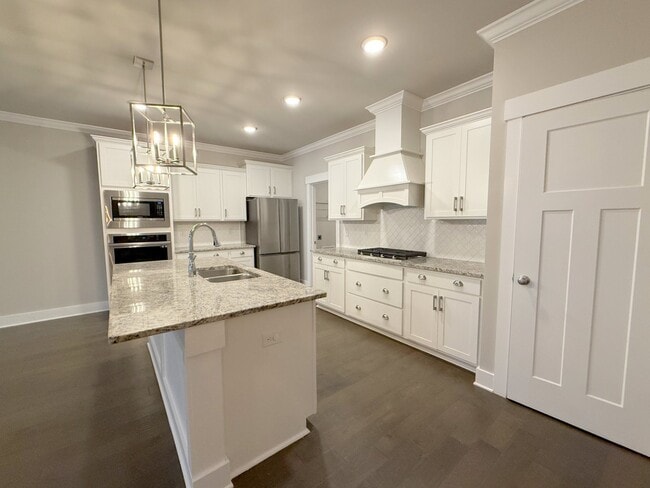Building Photo - 408 Raleigh Elm Dr