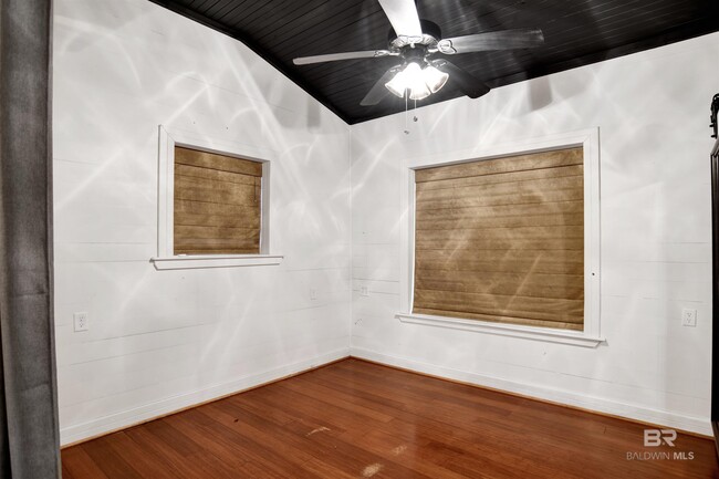 Building Photo - 18870 Highland Dr