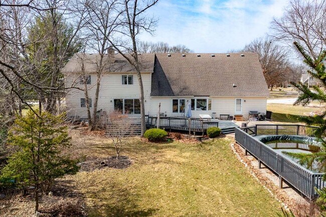 Building Photo - 9885 Belmont Ct