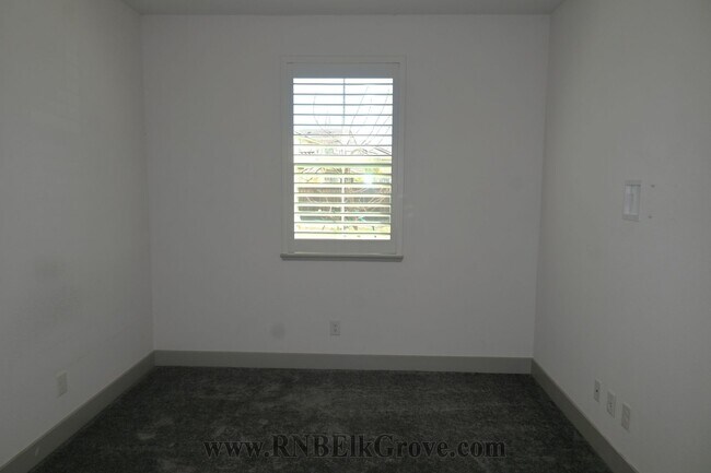 Building Photo - 10060 Carinata Dr