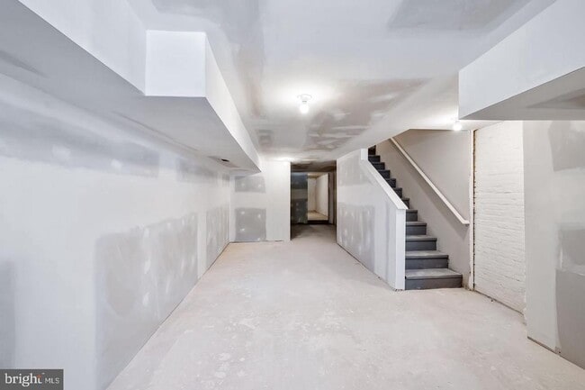 Building Photo - 1607 Clifton Ave