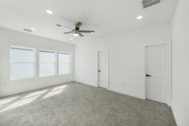 Building Photo - 6809 Fairway Dr