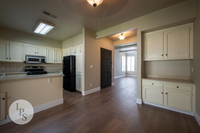Building Photo - Move in by September 1st and get the rest of August FREE! North Fresno Villa San Marcos Apt, 2BR/...