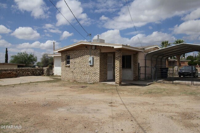 Building Photo - 906 Geronimo Dr