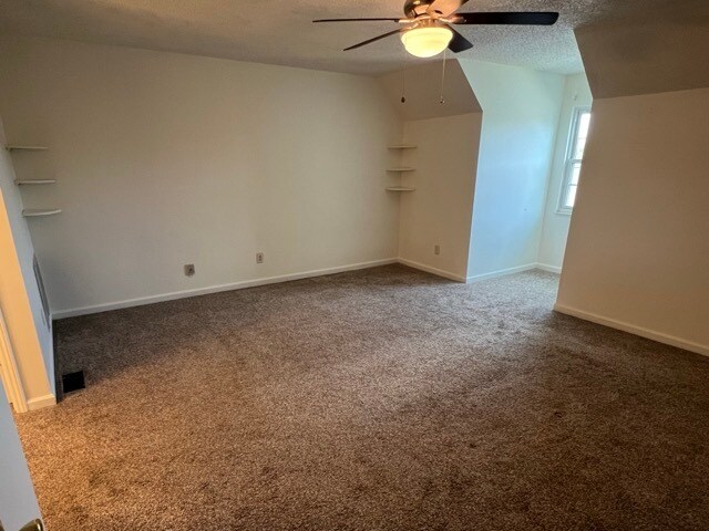 Building Photo - 2119 Silverbrook Dr