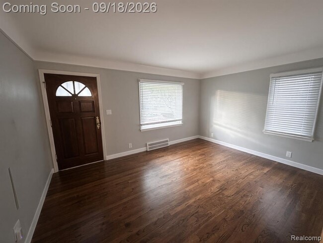 Building Photo - 914 Bauman Ave