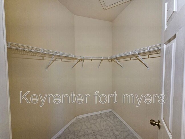 Building Photo - 2514 55th St SW