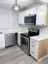 Building Photo - 10318 15th Ave Ct E