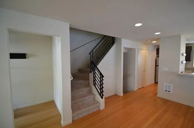 Building Photo - Two Bedroom, One and a Half Bath Townhome - Right Next to Fairmount Park