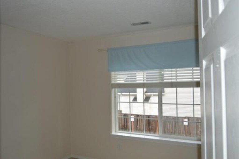 Building Photo - 1290 NE Margeaux Pl