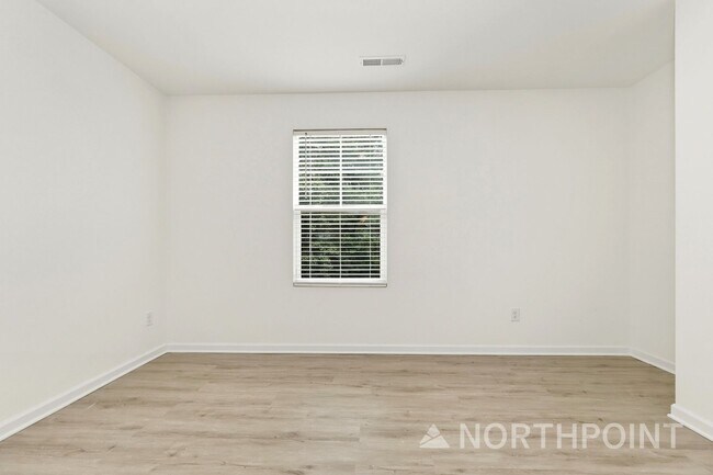 Building Photo - 4105 Snyder Dr