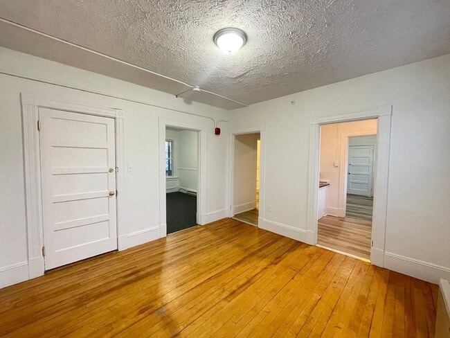 Building Photo - 457 Beech St