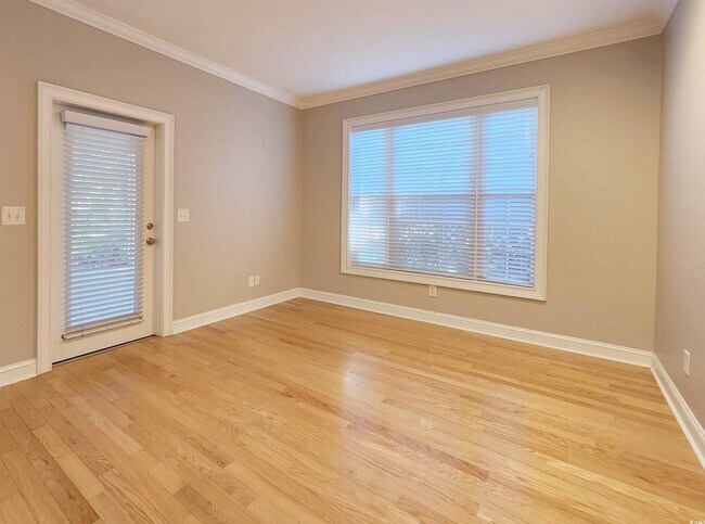 Building Photo - 613 Golden Bear Dr