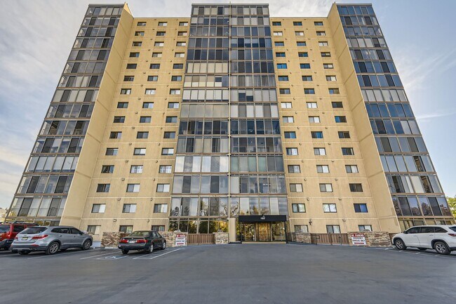 Building Photo - Completely Updated 2 Bedroom 2 Bathroom Condo Available NOW! Garage Parking Included!