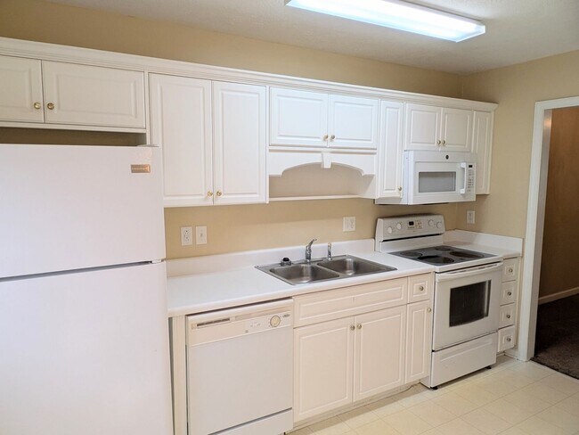 Building Photo - 407 Flowing Creek Dr