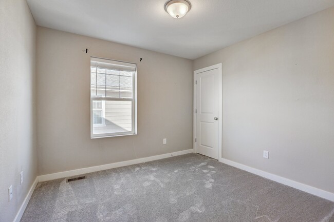 Building Photo - $2,500.00 - 3 Bedrooms and 2.5 Bathrooms T...