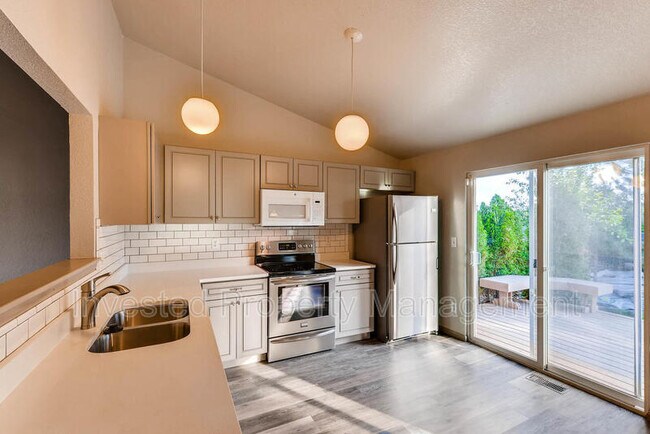 Building Photo - 12853 Capital Crk St