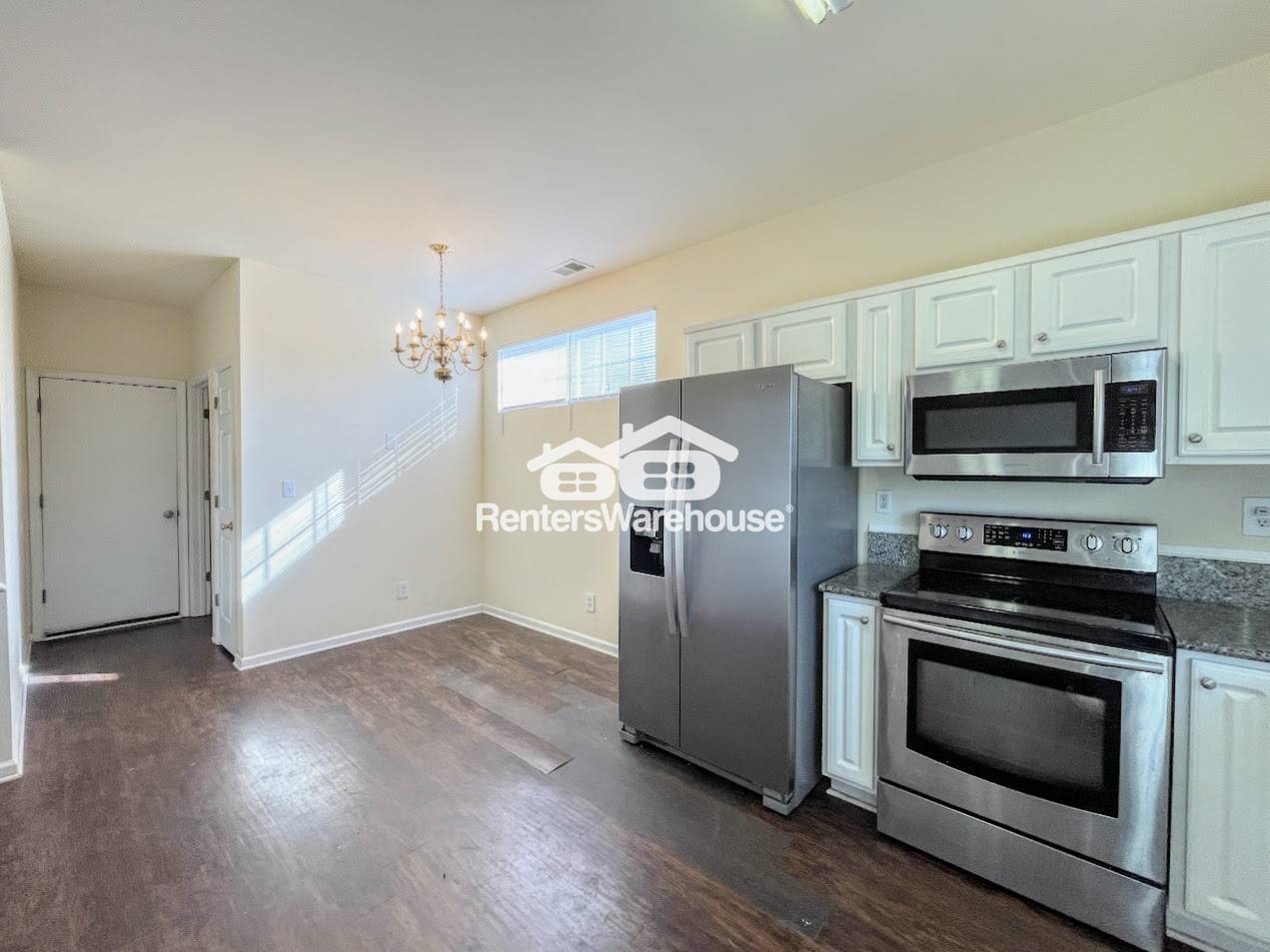 Building Photo - 3711 Bay Crescent