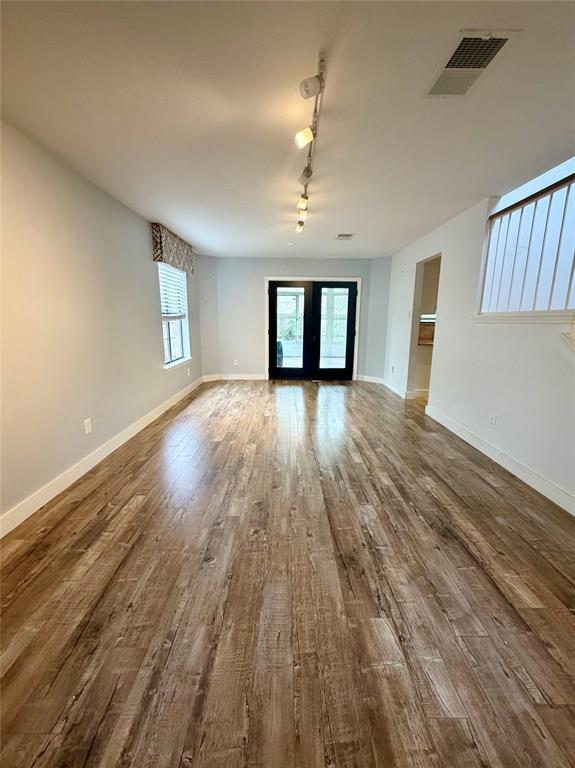 Building Photo - 17844 Park Valley Dr