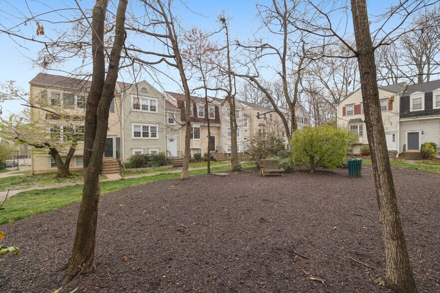 Building Photo - 2265 Chestnut Burr Ct