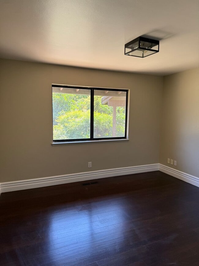 Building Photo - Beautiful 4/2.5 Granite Bay Home