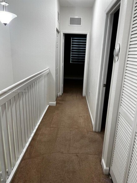 Building Photo - 11512 SW 151st Ave