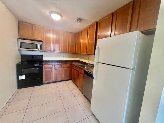 Building Photo - 4002 Versailles Dr