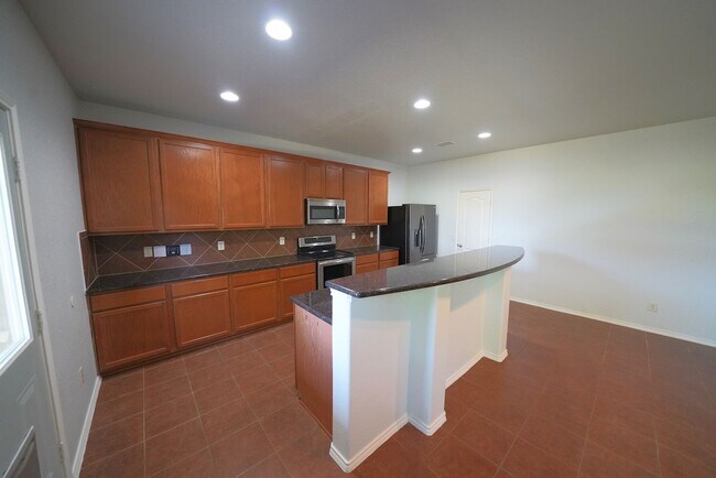Building Photo - Great 4 Bedroom Home Now Available in Cibo...