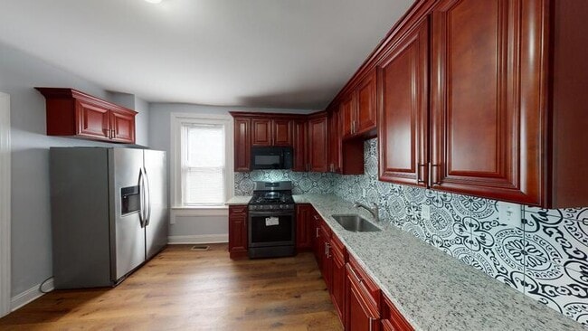 Building Photo - 706 E 43rd St