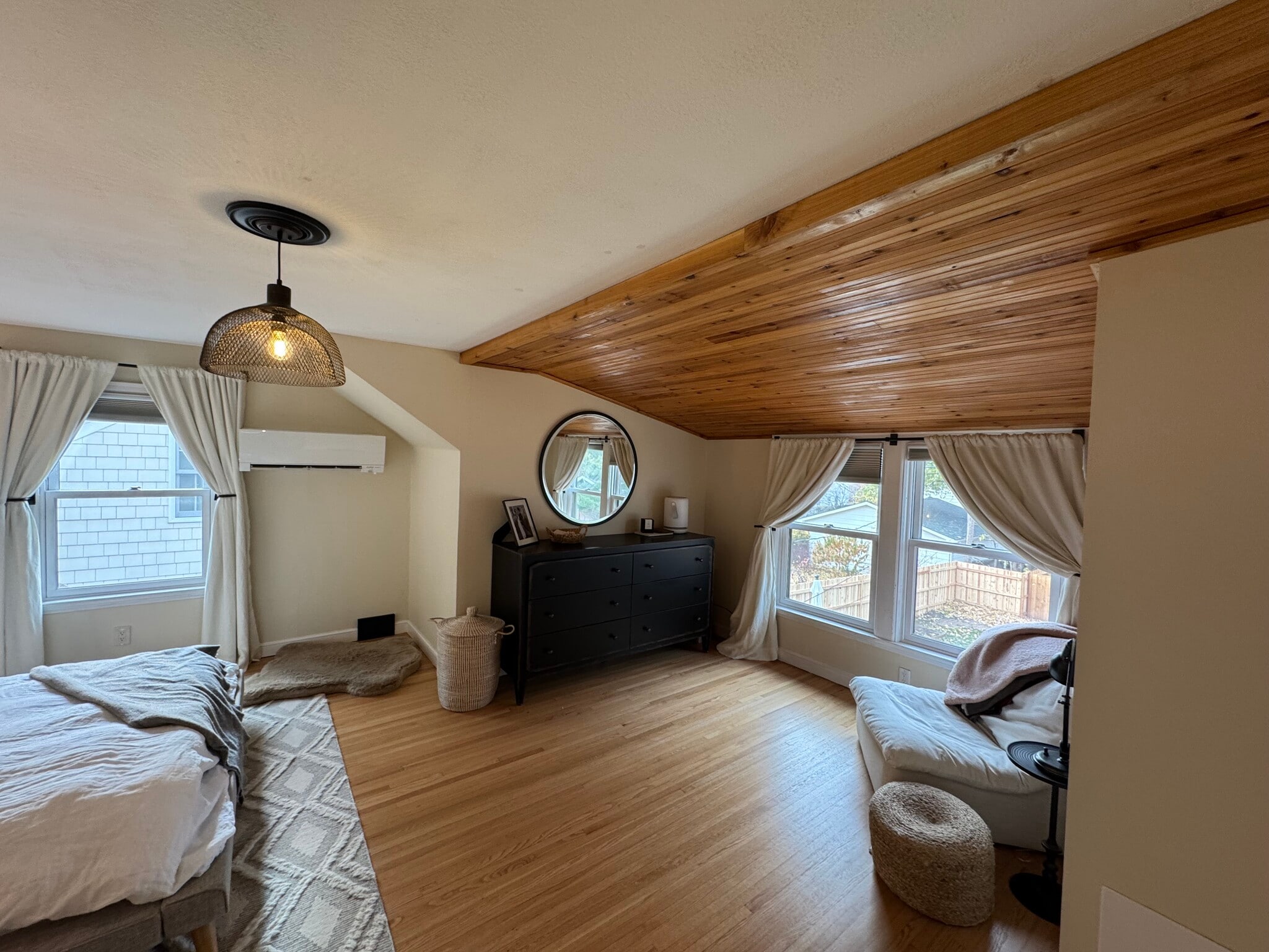 master bedroom - 3810 Huntington Ave