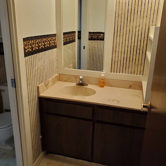 Building Photo - New Listing! LONG TERM: Great Amenities! Spacious Interior! Private Beach!
