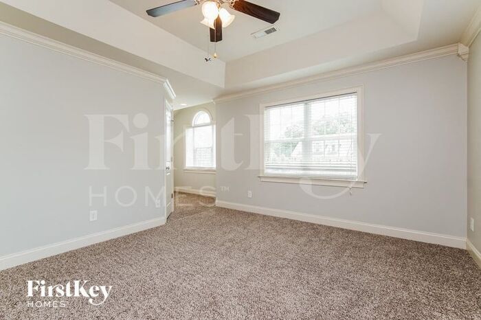Building Photo - 286 Winding Oak Way