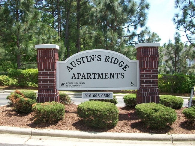 Building Photo - Evelyn Glenn