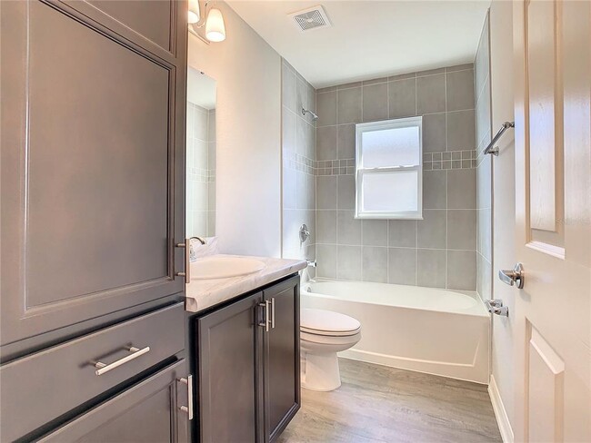 Building Photo - 4466 Hummingbird Ln