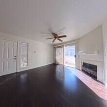 Building Photo - 3 Bedroom | 2nd Floor | Laminate Floors | Gated Community