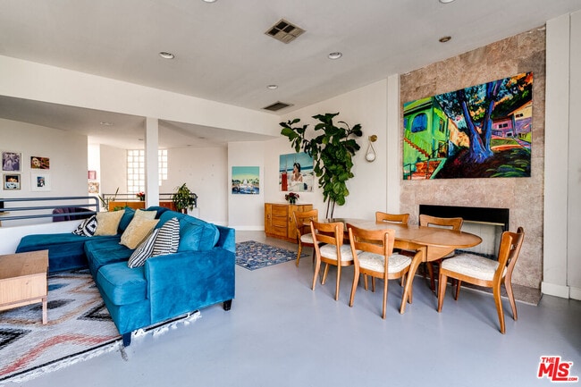 Building Photo - 467 Canyon Vista Dr