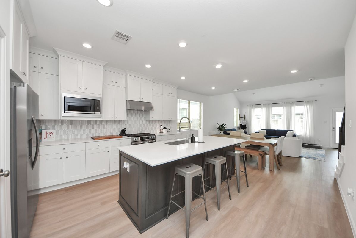 Building Photo - 4946 Sky Blf Dr