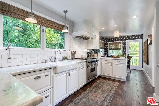 Building Photo - 5966 Graciosa Dr
