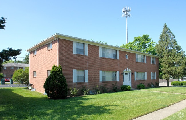 Primary Photo - 4976-4988 Arbor Village