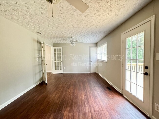 Building Photo - 3835 Mason Dr NW