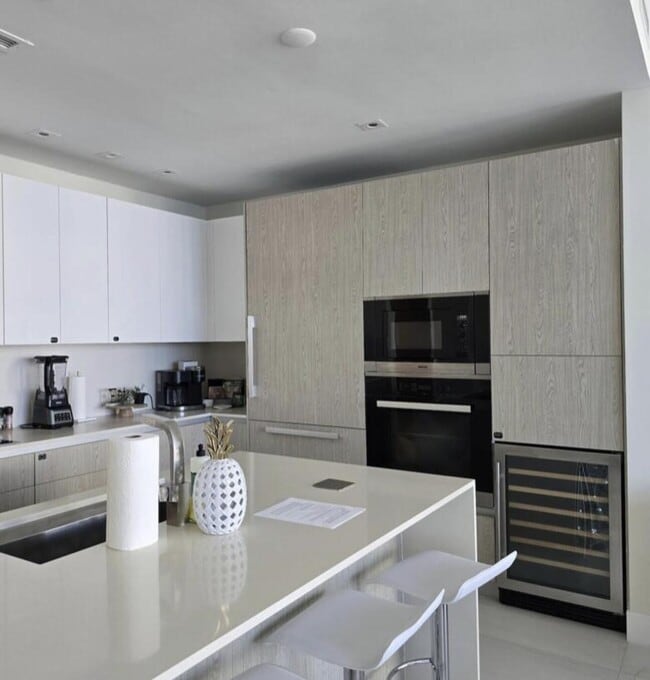 Building Photo - 3100 N Ocean Dr