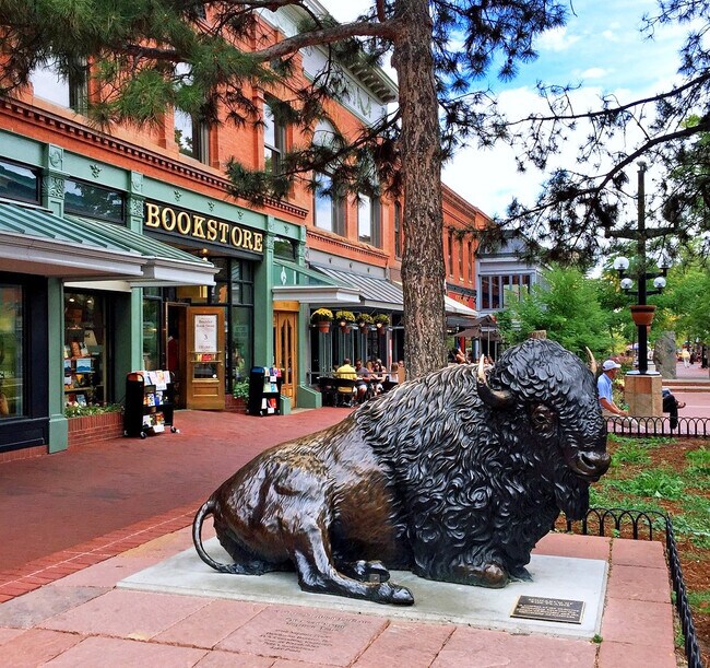 Pearl Street Mall - 3401 Arapahoe Ave