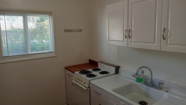 Building Photo - Desert Palms Community