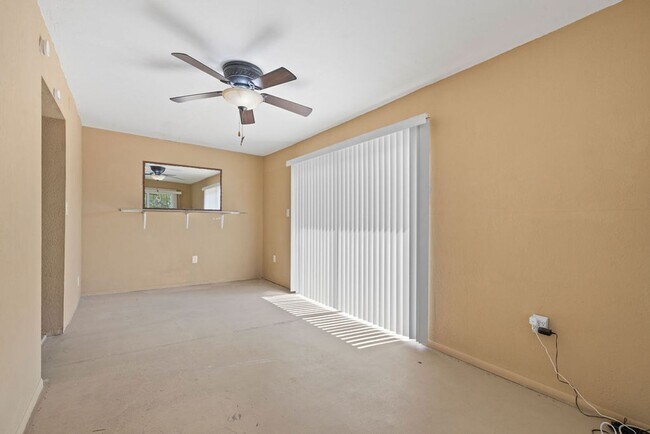 Building Photo - Southeast 3 Bedroom 2 Bath Home with No HOA