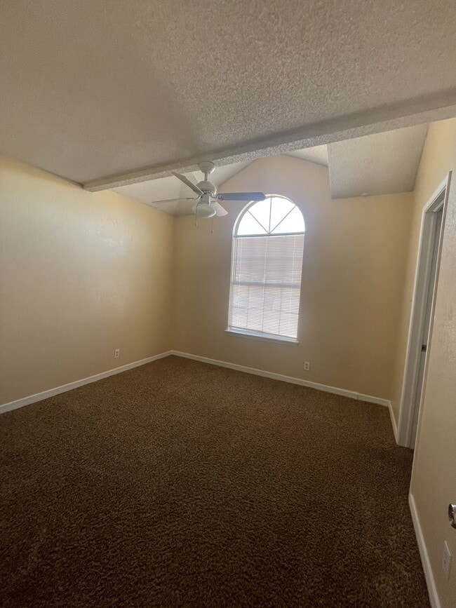 Building Photo - 13928 Pete La Rue Cir