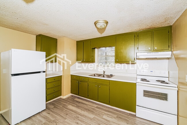 Building Photo - 2524 Oak Leaf Ln