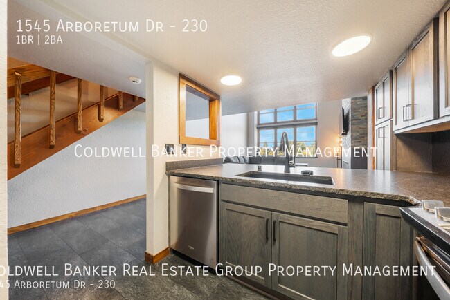 Building Photo - 1545 Arboretum Dr