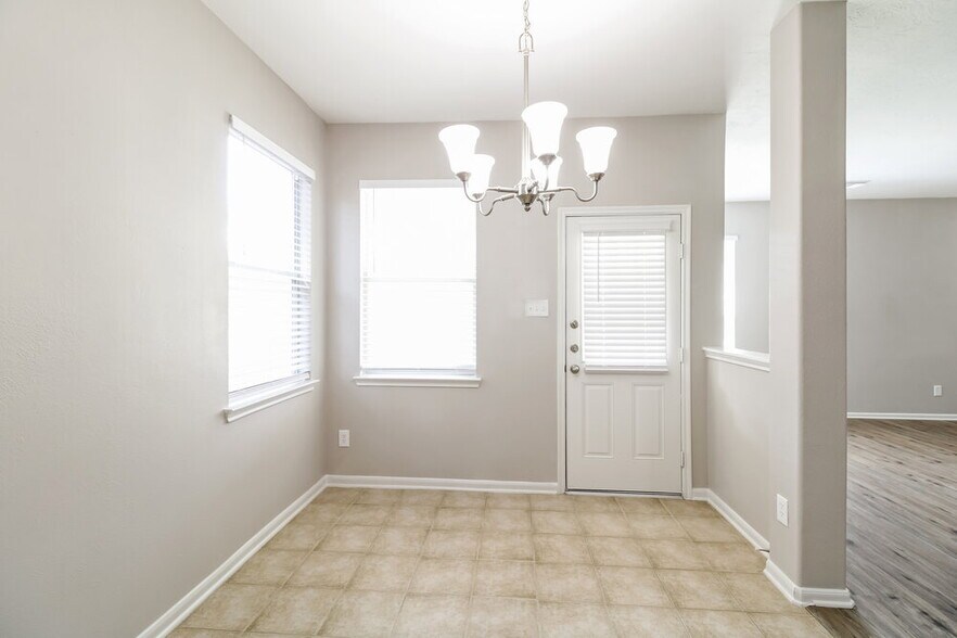 Building Photo - 11402 English Rose Trail