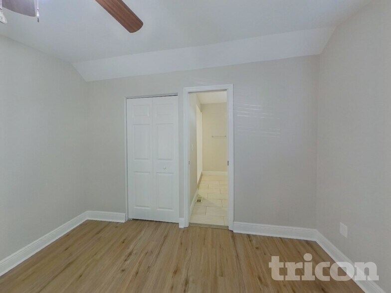 Building Photo - 355 43rd Ave N